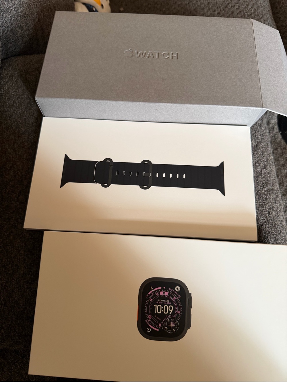 Apple Watch Gray Box - Picture 2 of 3